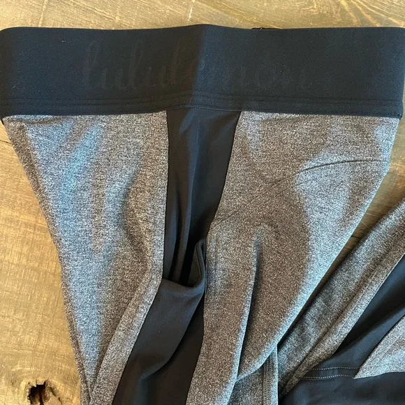 LULULEMON Box It Out Tight Black Heathered/Black  Size 4 *See description* - Picture 4 of 8